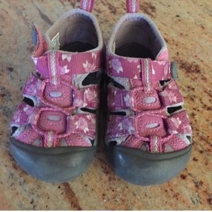 Keen toddler sandals, size 6